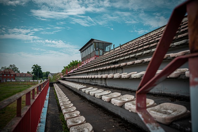 记者：库尔图瓦也伤了，将不会参加11月份国家队比赛